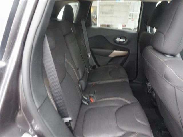 2017 Jeep Cherokee Latitude 4dr SUV